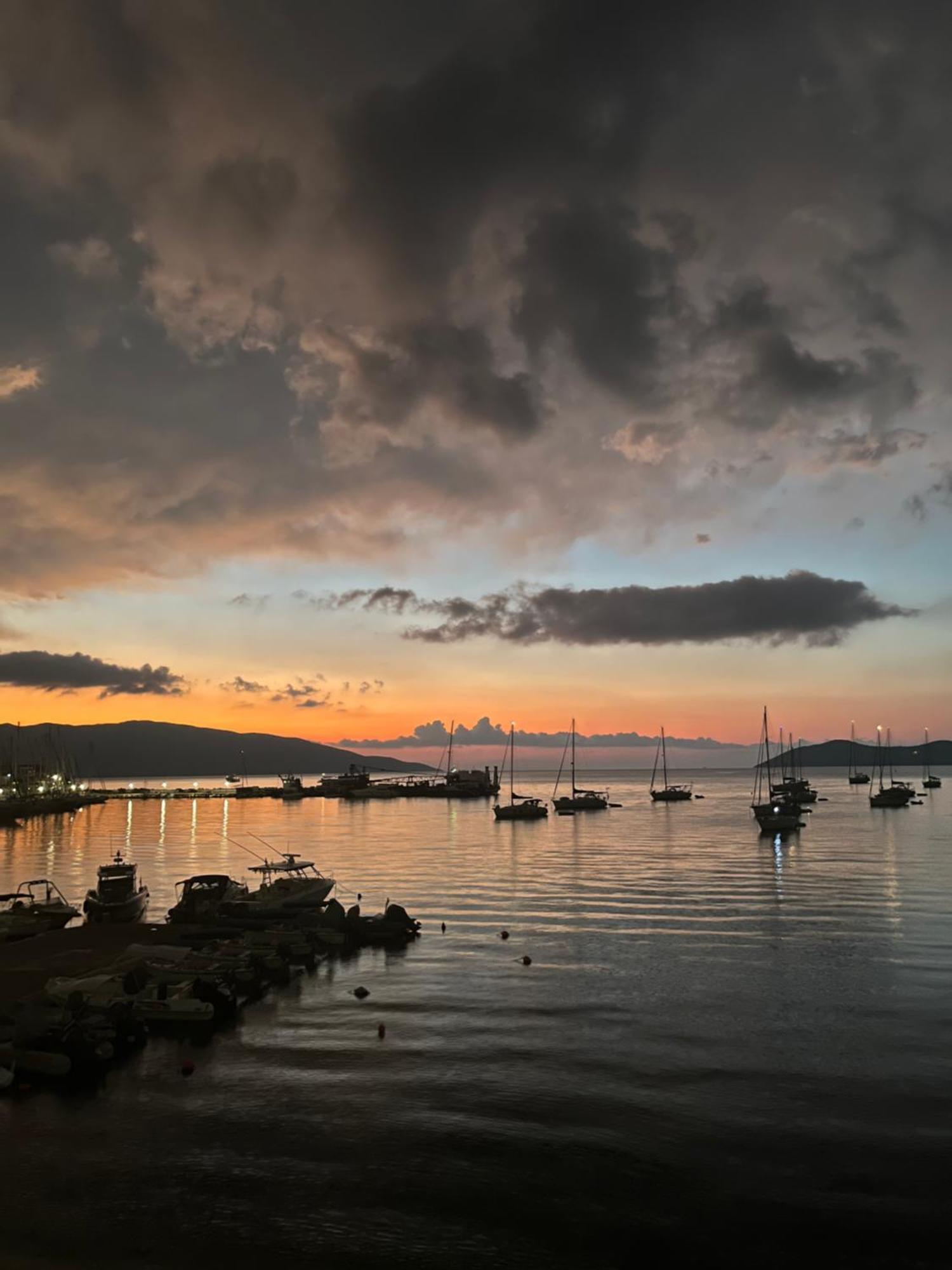Sea Side Studios Agia Efimia Bagian luar foto