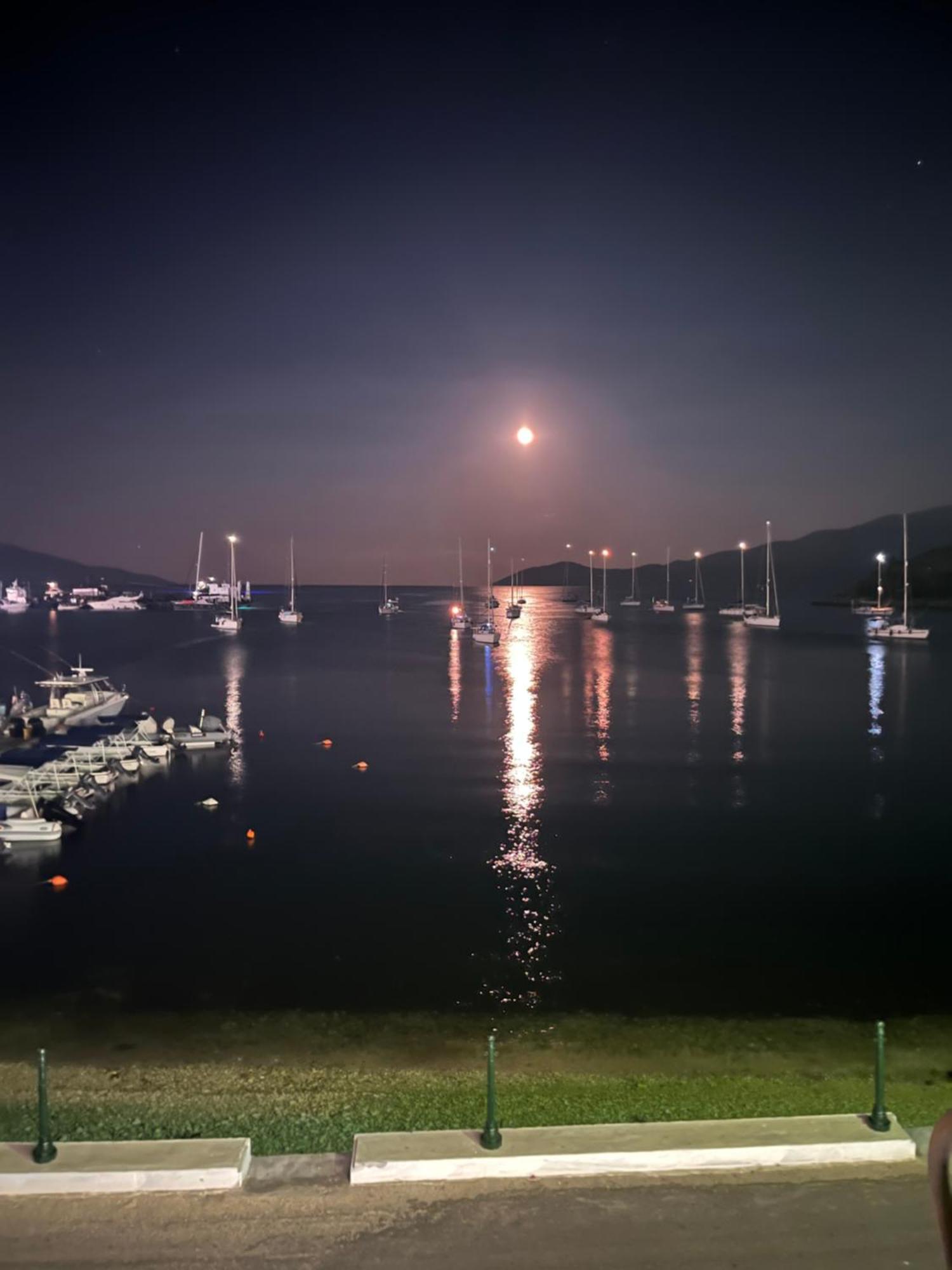 Sea Side Studios Agia Efimia Bagian luar foto